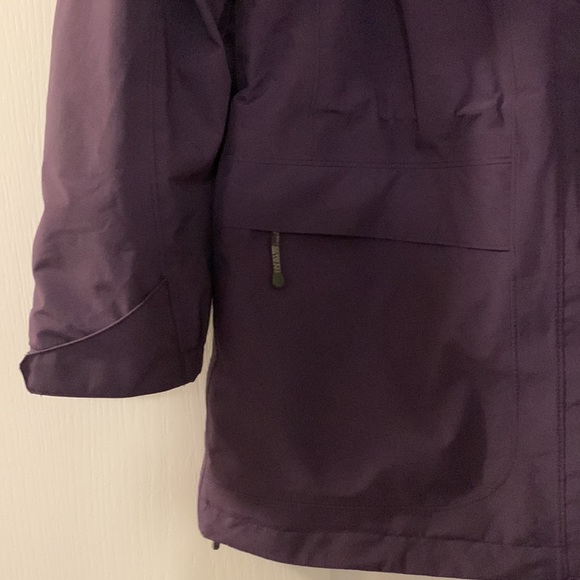 EUC Mountain Equipment Co-op winter coat - Picture 5 of 16